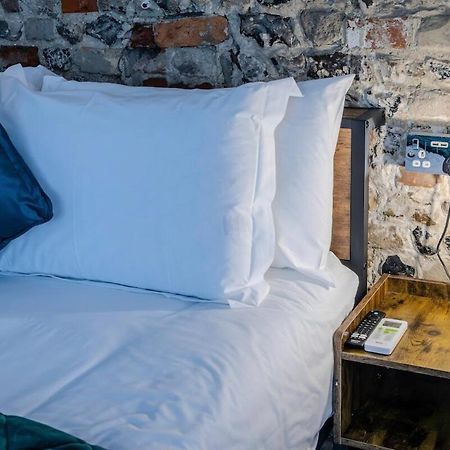 Aparotel Serviced Apartments - Stonehenge, Amesbury Town Centre Eksteriør bilde