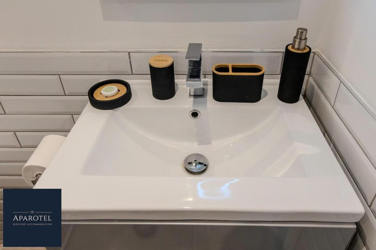 Aparotel Serviced Apartments - Stonehenge, Amesbury Town Centre Rom bilde