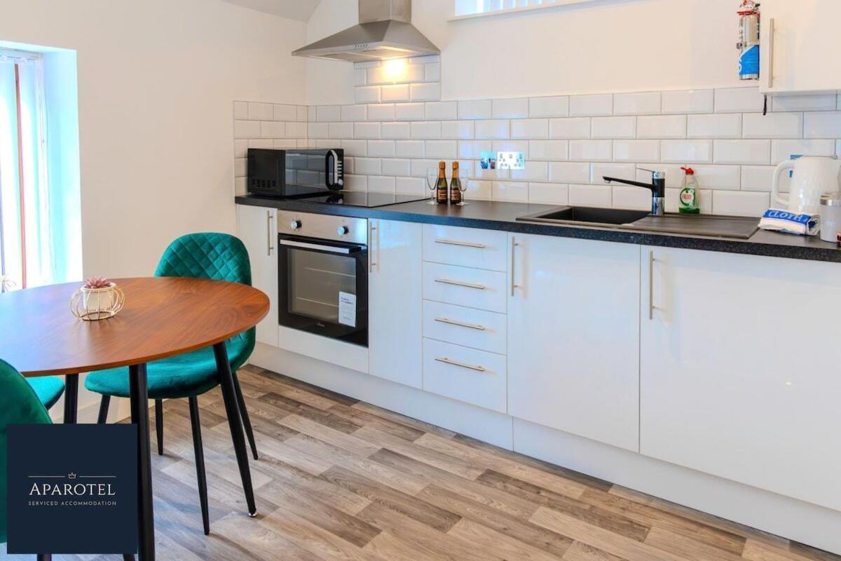 Aparotel Serviced Apartments - Stonehenge, Amesbury Town Centre Rom bilde