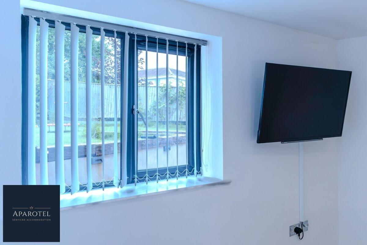 Aparotel Serviced Apartments - Stonehenge, Amesbury Town Centre Rom bilde