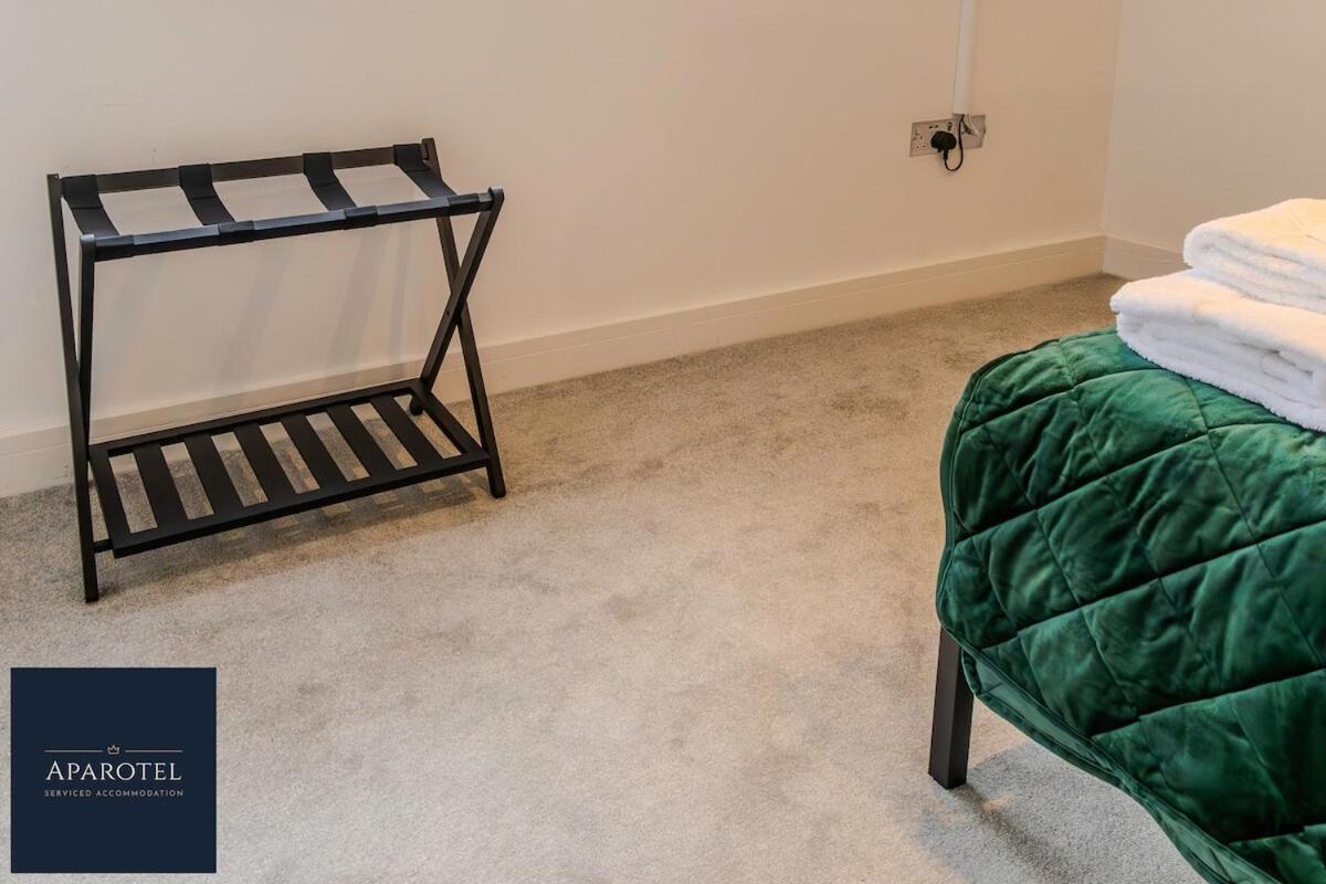 Aparotel Serviced Apartments - Stonehenge, Amesbury Town Centre Rom bilde