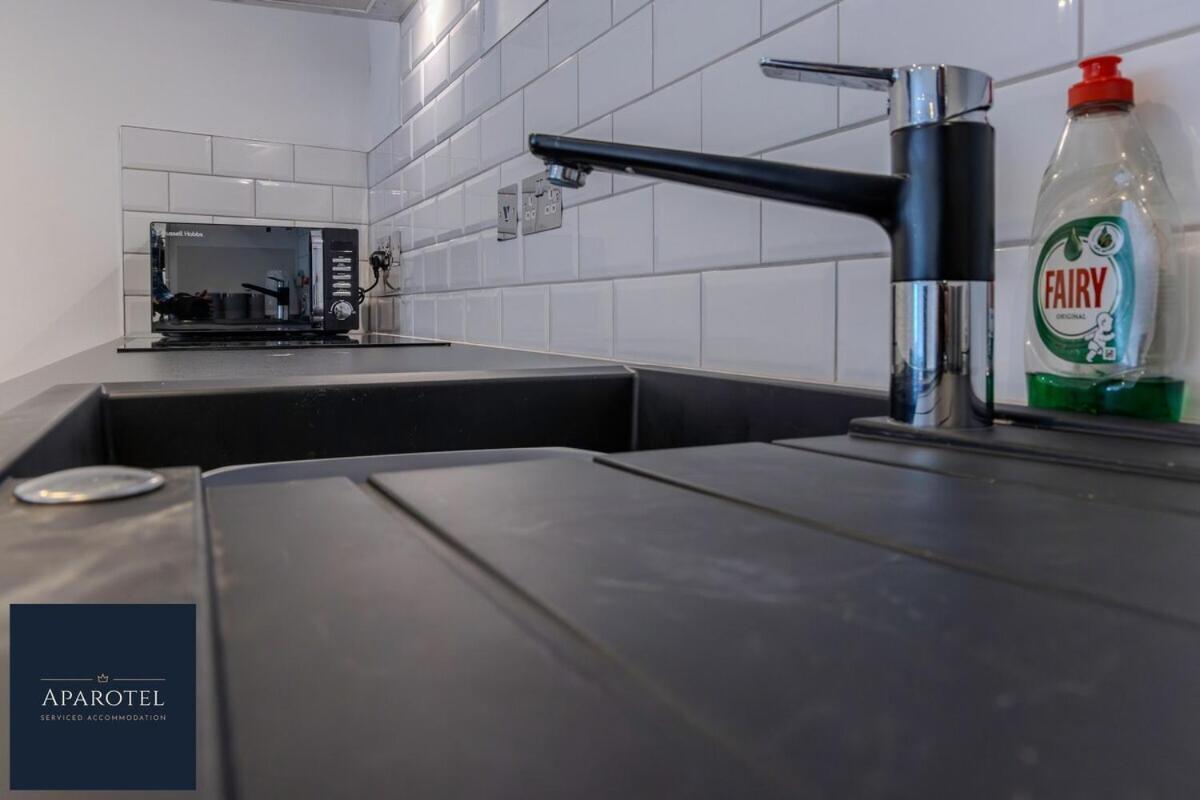Aparotel Serviced Apartments - Stonehenge, Amesbury Town Centre Rom bilde