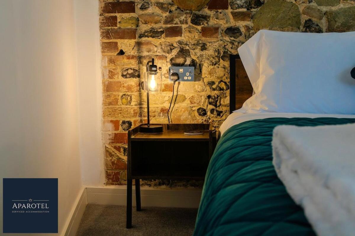 Aparotel Serviced Apartments - Stonehenge, Amesbury Town Centre Rom bilde
