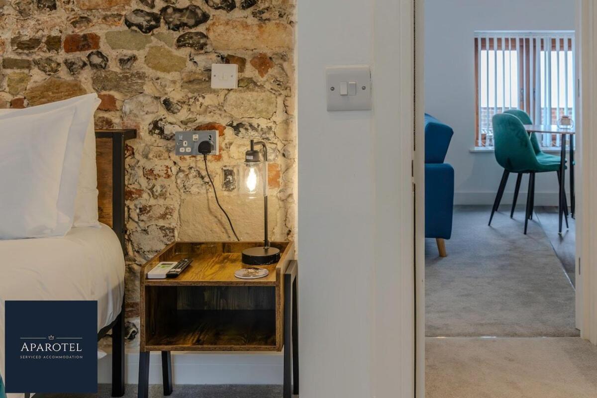Aparotel Serviced Apartments - Stonehenge, Amesbury Town Centre Rom bilde