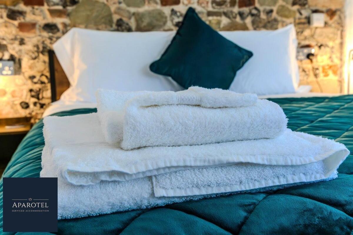 Aparotel Serviced Apartments - Stonehenge, Amesbury Town Centre Rom bilde