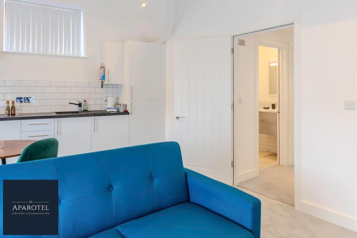 Aparotel Serviced Apartments - Stonehenge, Amesbury Town Centre Rom bilde
