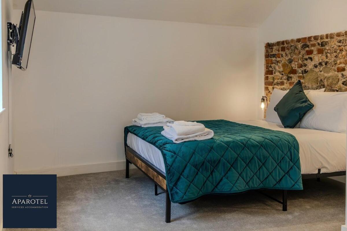 Aparotel Serviced Apartments - Stonehenge, Amesbury Town Centre Rom bilde