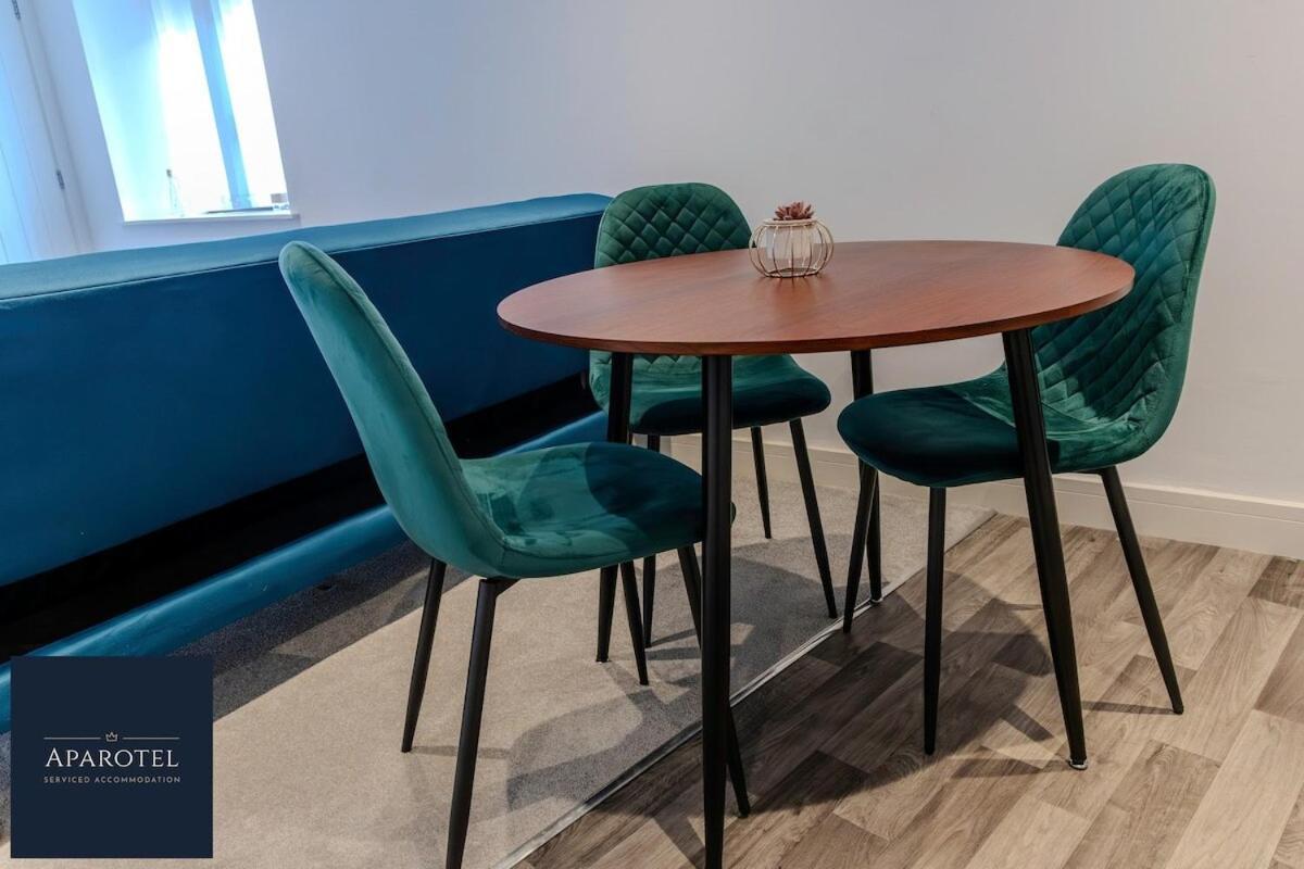 Aparotel Serviced Apartments - Stonehenge, Amesbury Town Centre Rom bilde