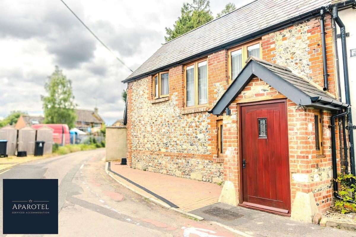 Aparotel Serviced Apartments - Stonehenge, Amesbury Town Centre Rom bilde