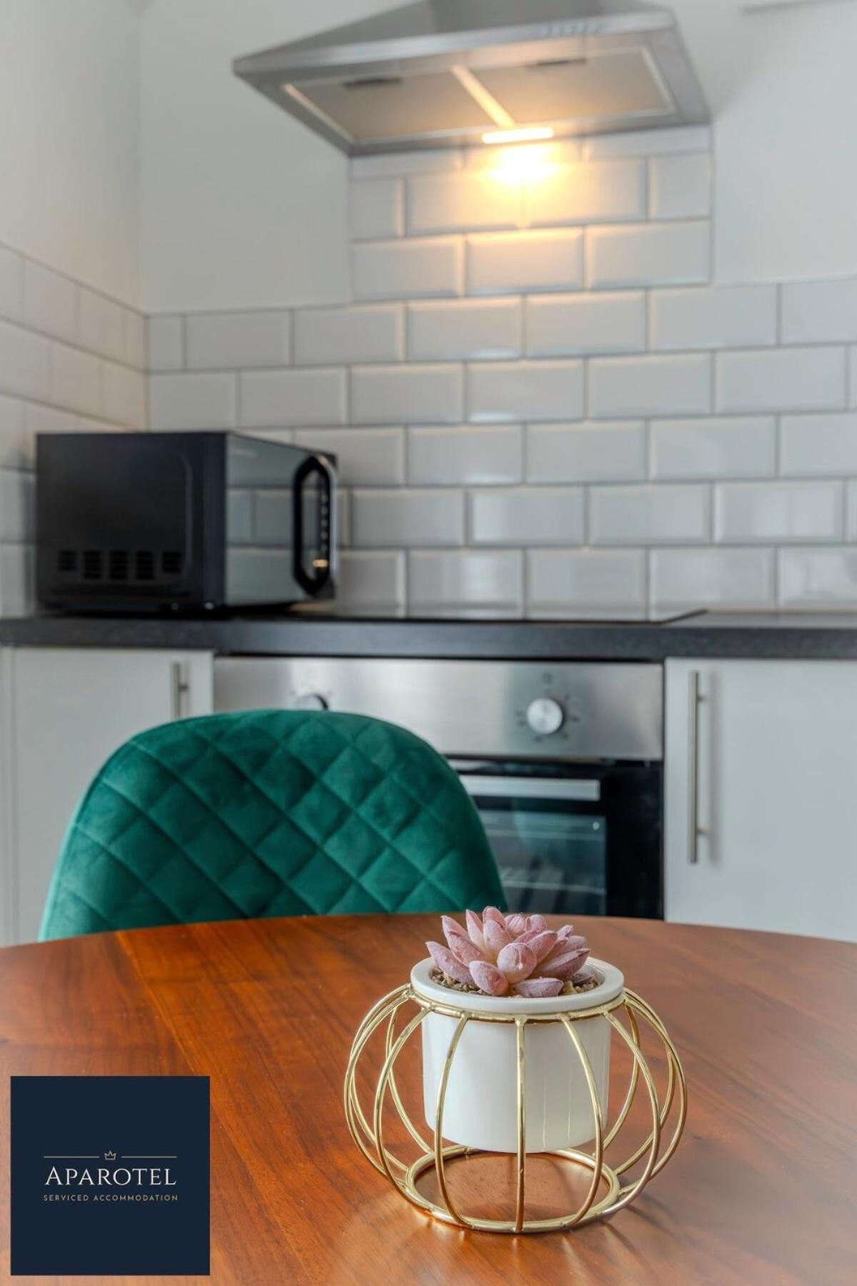 Aparotel Serviced Apartments - Stonehenge, Amesbury Town Centre Rom bilde